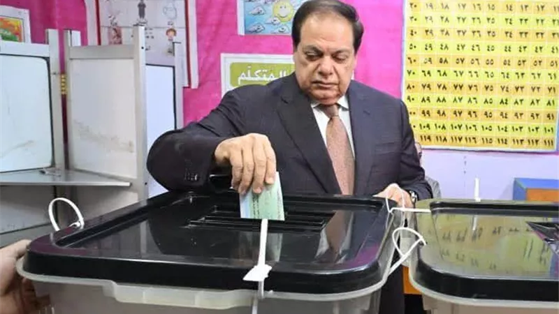 النائب أبو العنيين يدلي بصوته في انتخابات مجلس النواب 2025
