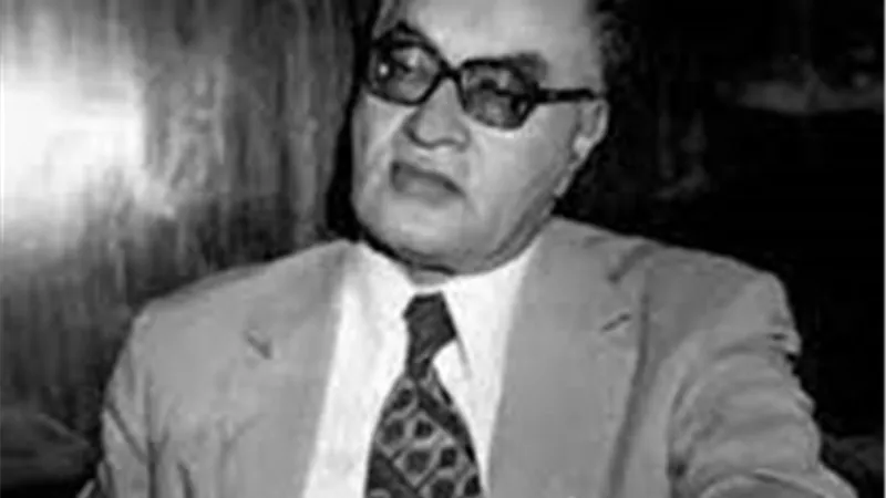 عبد الرحمن الشرقاوي يعيد صياغة الثورة.. ملحمتان شعريتان تخلدان صوت الحق