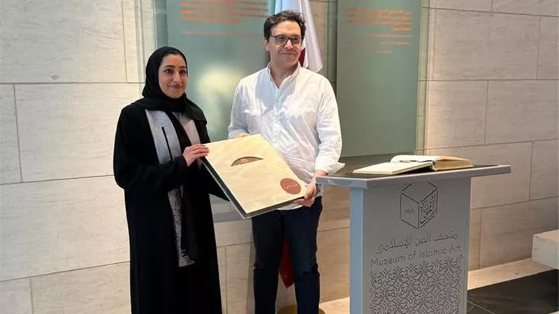 ضمن برنامج زيارته لقطر .. وزير الثقافة يزور متحف الفن الإسلامي بالدوحة