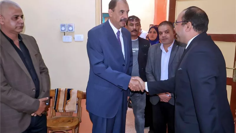 محافظ سوهاج يتفقد لجان انتخابات النواب داخل المحافظة |صور