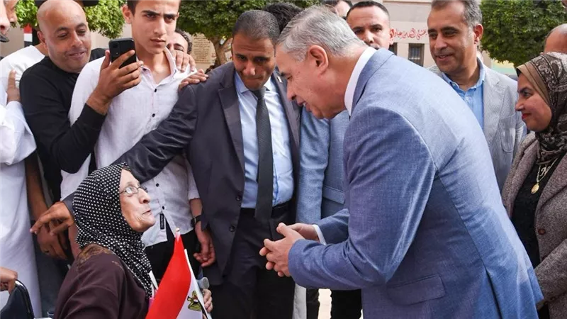 محافظ الإسكندرية يشدد على تسهيل التصويت لكبار السن وذوي الهمم