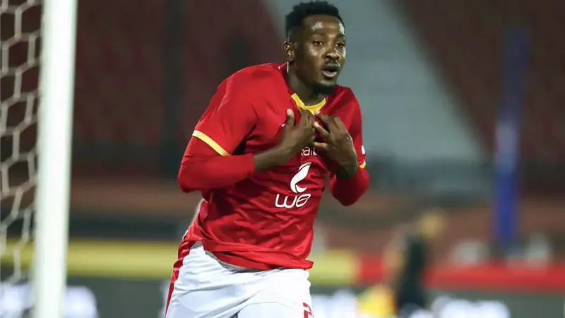 جونيور آجاي يحتفل بتتويج الأهلي بكأس السوبر على حساب الزمالك