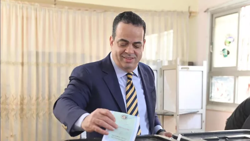 الأمين العام المساعد لحزب مستقبل وطن يدلي بصوته في انتخابات مجلس النواب 