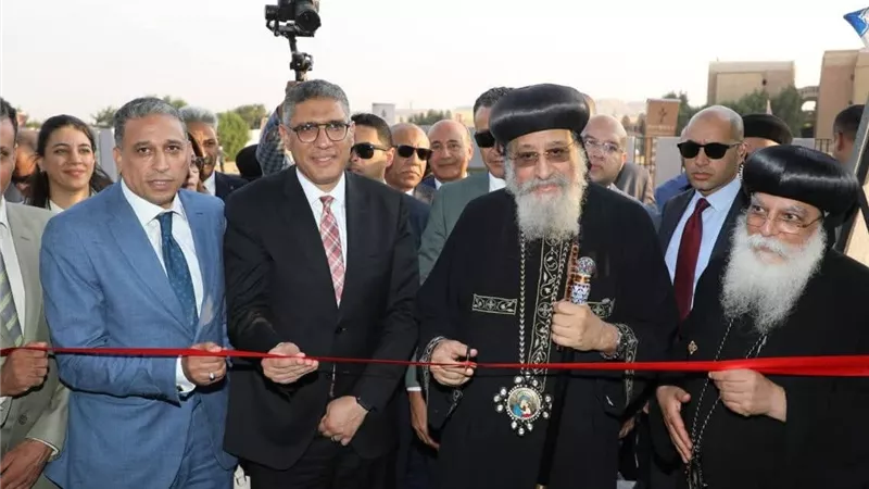  محافظ الجيزة وبابا الإسكندرية يفتتحان مدرسة فيرجن ماري