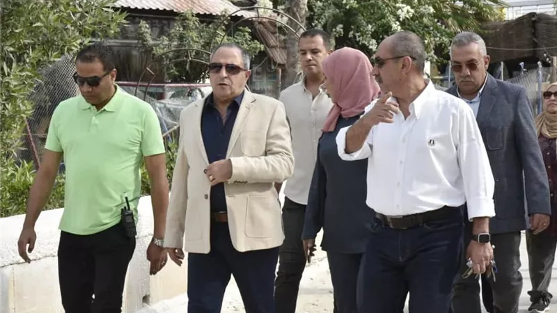 محافظ بورسعيد يتفقد المرحلة الأولى من أعمال تطوير الكورنيش السياحي 