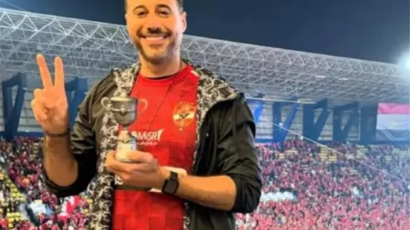 أحمد السعدني يحتفل بفوز الأهلي بكأس السوبر المصري أمام الزمالك