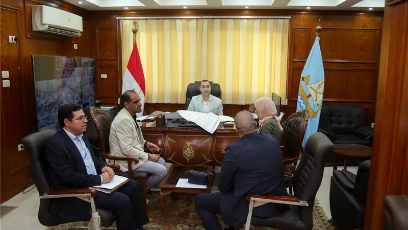 محافظ كفر الشيخ يوجّه ببحث عدد من طلبات وشكاوى المواطنين