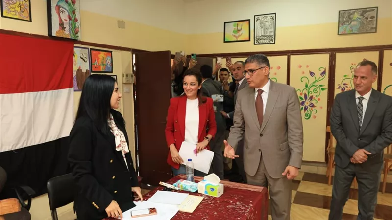 محافظ الجيزة: العملية الانتخابية تسير في أجواء آمنة ومنظمة| تفاصيل