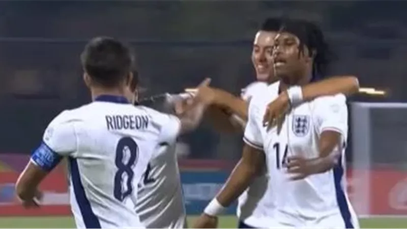 هدف ثانٍ يعزز تقدم منتخب إنجلترا أمام مصر في كأس العالم للناشئين
