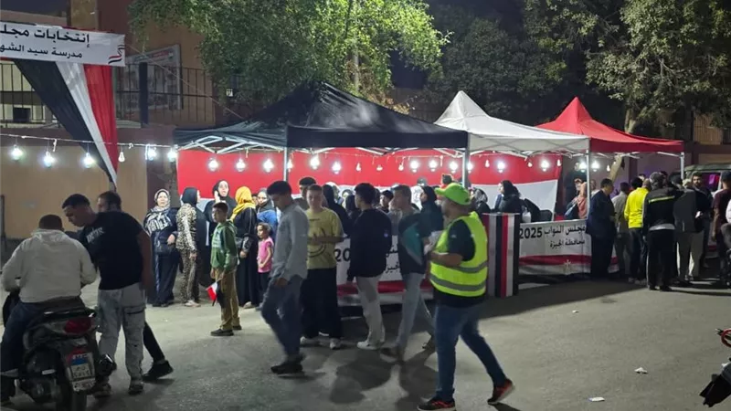 طوابير الشباب تكتسح اللجان الانتخابية في أول أيام التصويت بالجيزة