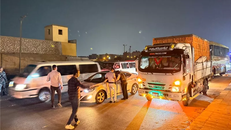 استمرار الحملات الأمنية الليلية لضبط الخارجين عن القانون بطريق الأوتوستراد
