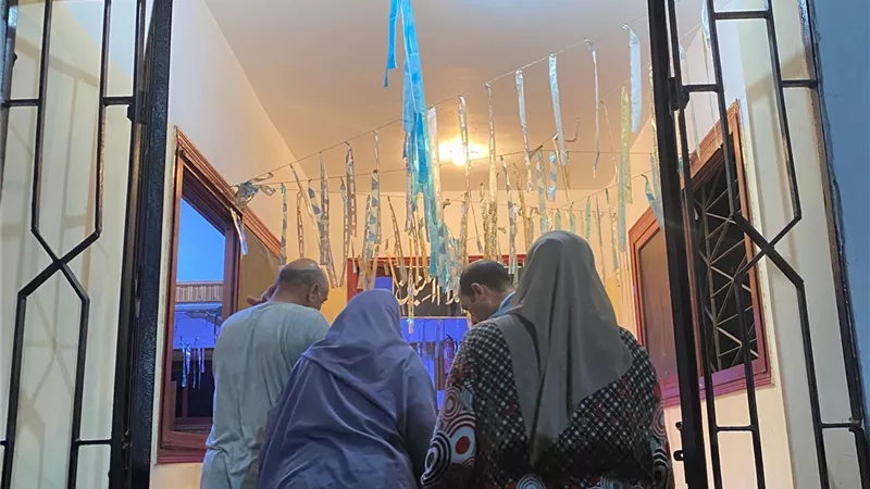  محافظ كفر الشيخ يوجّه برعاية مسنّة وتوفير احتياجاتها الفورية