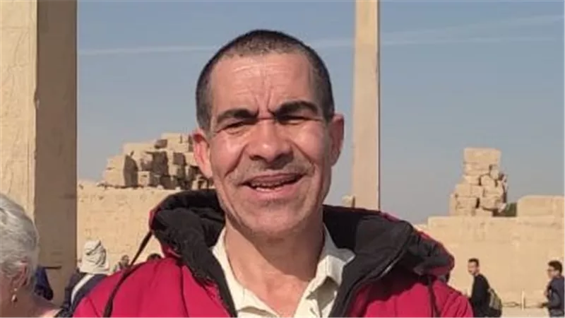 سفيان صلاح يبوح بأسرار العشق في قصيدة «مسكونًا بكِ أسعى»|خاص 