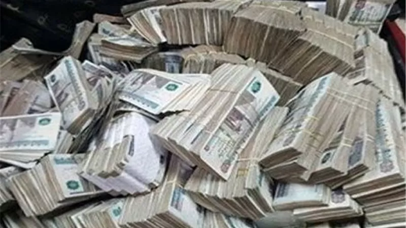 مدير شركة يستغل تشابه الملامح للاستيلاء على نصف مليون جنيه من بنك شهير