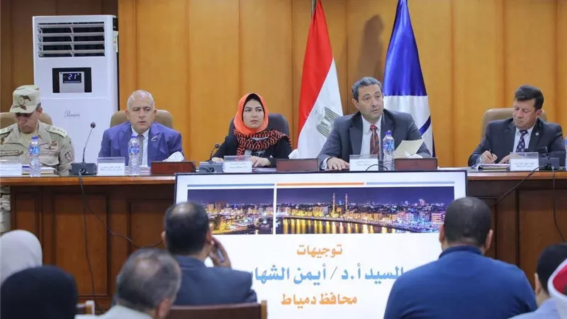 محافظ دمياط يتابع الموقف التنفيذي لمشروع تطوير طريق عزبة البرج 