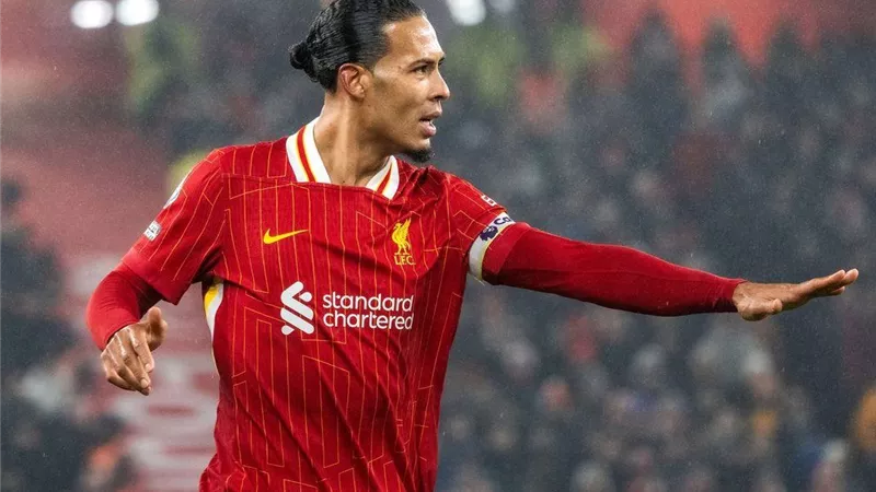 ليفربول يتقدم بشكوى لهيئة التحكيم الرياضي بسبب فان دايك