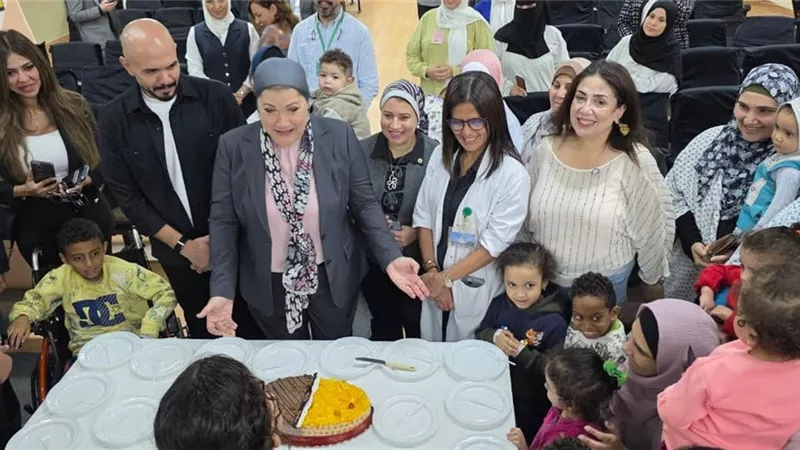 «القومي للطفولة والأمومة» يزور الأطفال بمستشفى أبو الريش الياباني