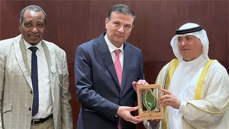  وزير الزراعة يبحث تعزيز الاستثمارات العربية في الأمن الغذائي| صور