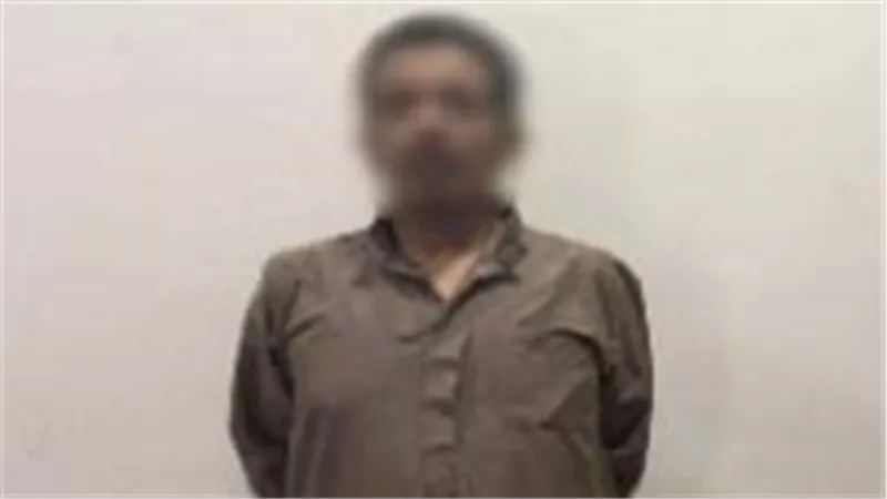 القبض على عامل لقيامه بالتعدى بالضرب على نجلة شقيقه بالخصوص