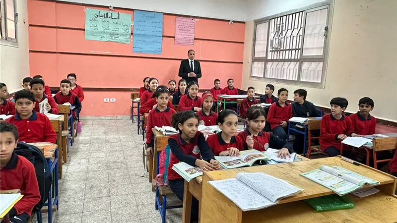 تعليم الجيزة تشيد بارتفاع نسب الحضور في المدارس رغم انتخابات النواب