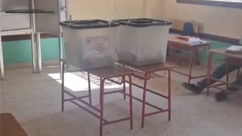 مواطن يوثق توقف لجنة انتخابية بقصر الجبالي في الفيوم