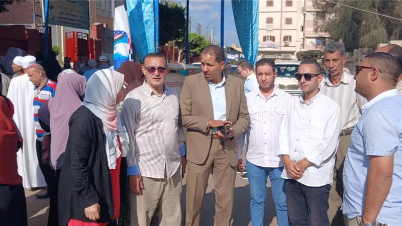  رئيس مدينة الرحمانية بالبحيرة يتابع أعمال اللجان الانتخابية| صور