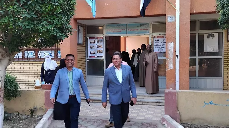 سكرتير مساعد الأقصر يتابع أعمال اللجان الانتخابية في البياضية والطود