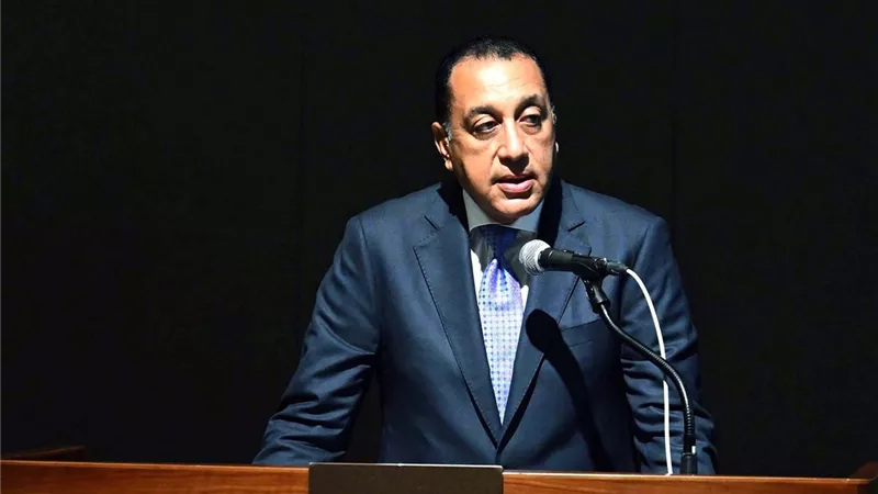 رئيس الوزراء: تقديم أكثر من 200 خدمة عبر منصة مصر الرقمية| فيديو