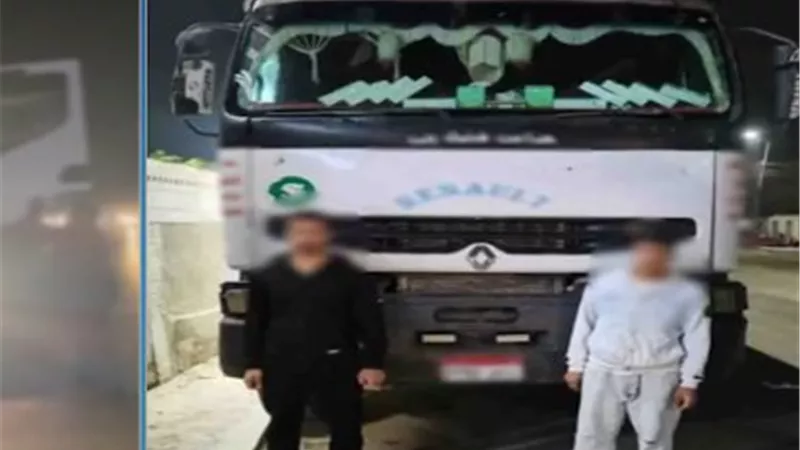 خلاف على أولوية المرور.. ضبط قائد سيارة تعدى على شخص بالضرب والسب بحلوان