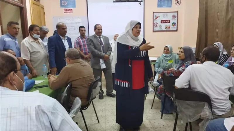 خبراء تربويون ينتقدون برنامج تدريب الموجهين: تحسين الصورة لا يكفي