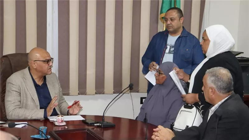 استجابة على الأرض.. محافظ القليوبية يحل شكاوى المواطنين بطوخ ويوفر فرص عمل