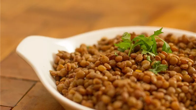 خطوة بخطوة.. طريقة عمل طبق العدس الأصفر مع الشيف فاطمة أبو حاتي