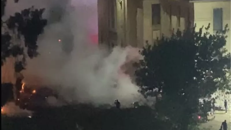 الحماية المدنية تسيطر على حريق بمحيط حديقة المتحف الزراعي بالدقي|صور  