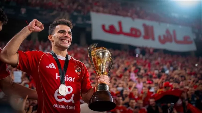 أشرف قاسم: زيزو قدم مباراة مميزة أمام الزمالك لكنه أخطأ على منصة التتويج