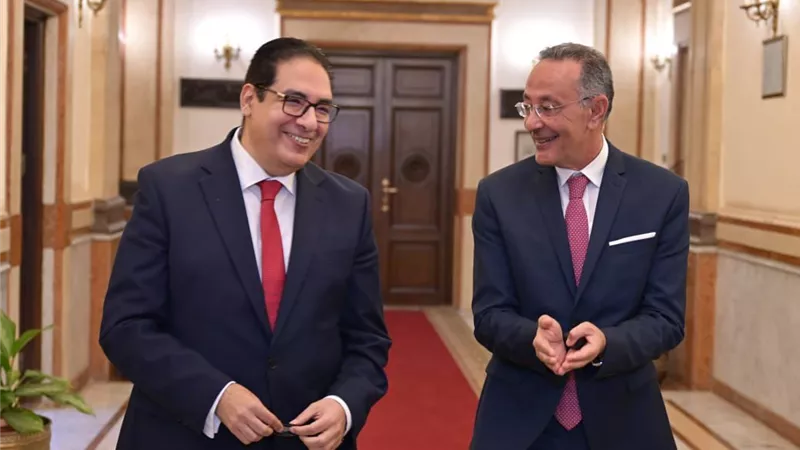 جامعة القاهرة تطلق 