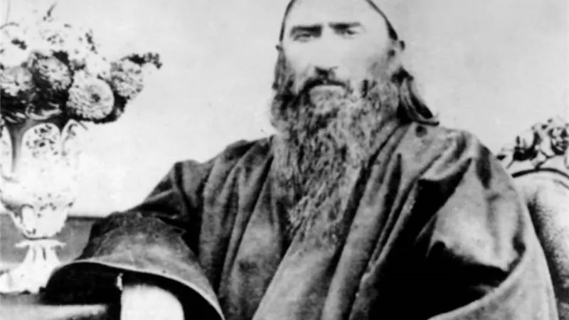 في ذكرى ميلاده.. من بهاء الله مؤسس الديانة البهائية؟