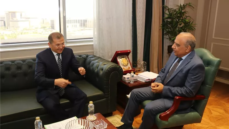 مصر وأوزبكستان تبحثان تعزيز التعاون والاستثمار في مشروعات الطاقة المتجددة
