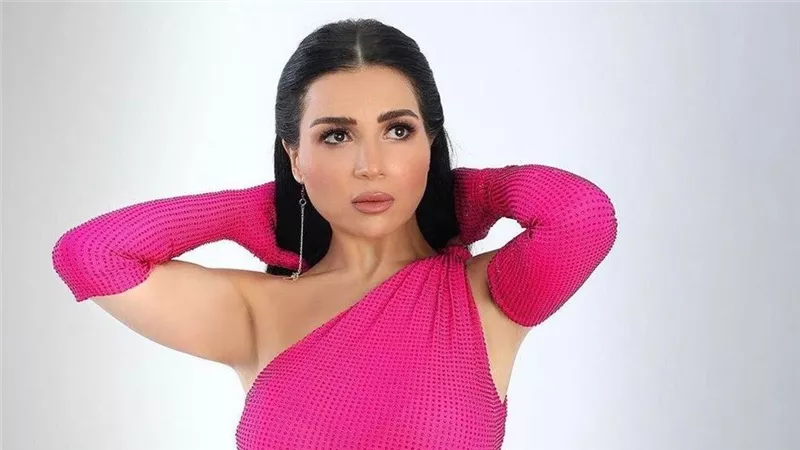 خروج والد مي عز الدين من المستشفى بعد عملية جراحية دقيقة