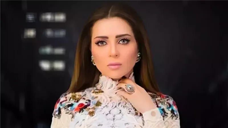 نقل مي عز الدين للعناية المركزة.. وزوجها يطلب الدعاء من الجمهور