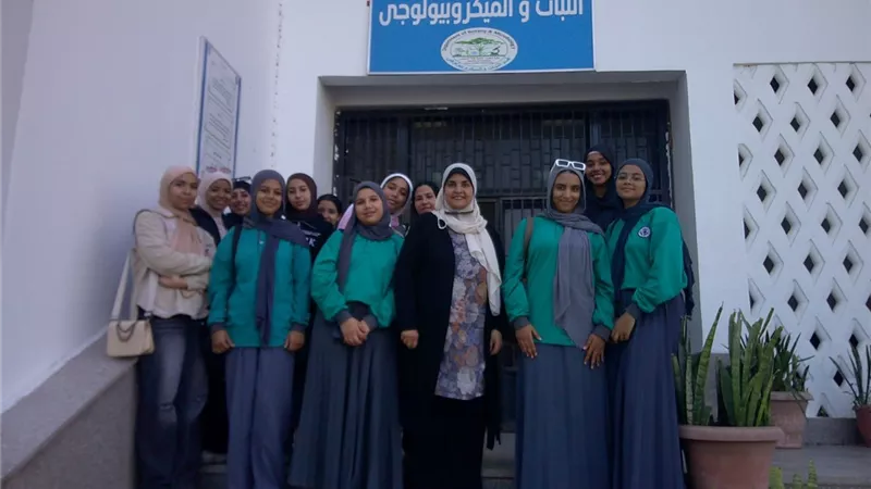 رحلة علمية لطلاب مدرستين من الإسماعيلية إلى كلية العلوم بجامعة قناة السويس