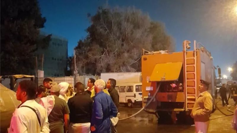 لبيان السبب.. النيابة تنتدب المعمل الجنائي لمعاينة حريق مصنع أعلاف أكتوبر 
