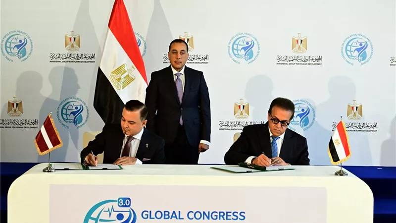 رئيس الوزراء يشهد توقيع مذكرة تفاهم للتعاون في الرعاية الصحية مع لاتفيا