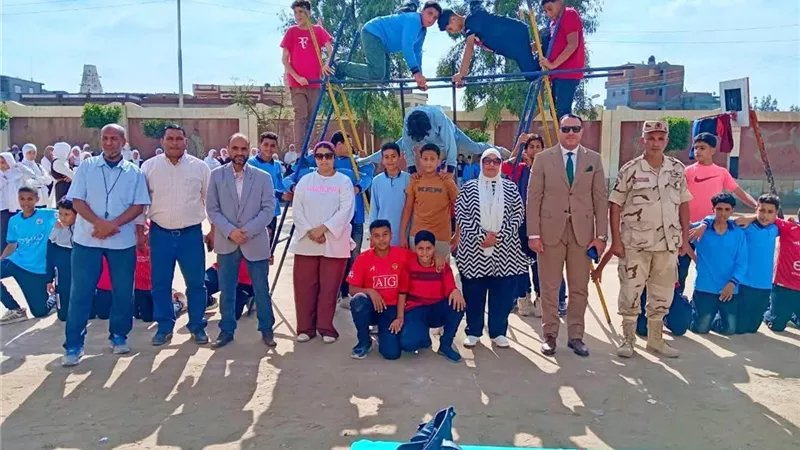 ممثلو وزارة الشباب يتابعون فعاليات العروض الرياضية بمدارس كفر الشيخ