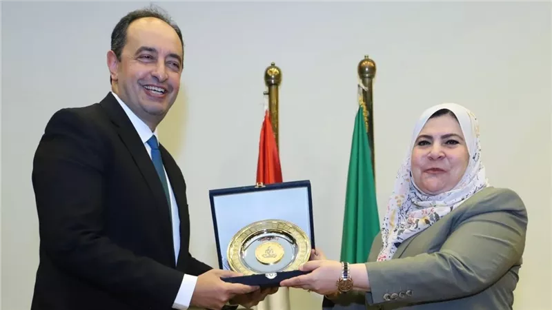 «مكافحة الإدمان» يحتفل بتخريج 100 طالب من دبلوم خفض الطلب على المخدرات