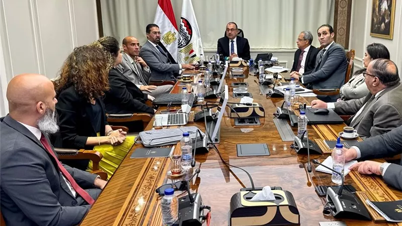 وزير قطاع الأعمال يتابع تنفيذ مشروع 