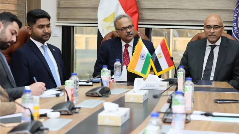 رئيس هيئة الدواء المصرية يبحث تعزيز التعاون الدوائي مع نظيره الهندي
