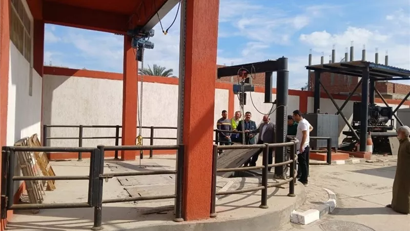 رئيس مياه الشرقية يتابع مشروعات الصرف.. ويؤكد: لا تهاون في الجدول الزمني