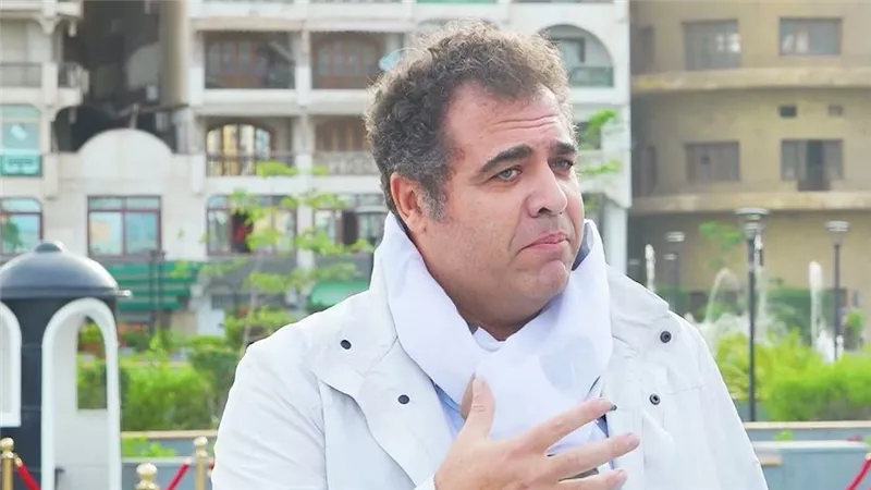 بعد حصوله على جائزة السلطان قابوس.. من هو الفنان عصام درويش؟
