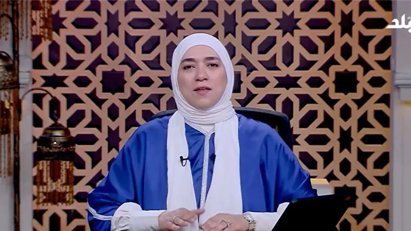 دينا أبو الخير: الإنسان الغافل عن ذكر الله يسير على خطة إبليس