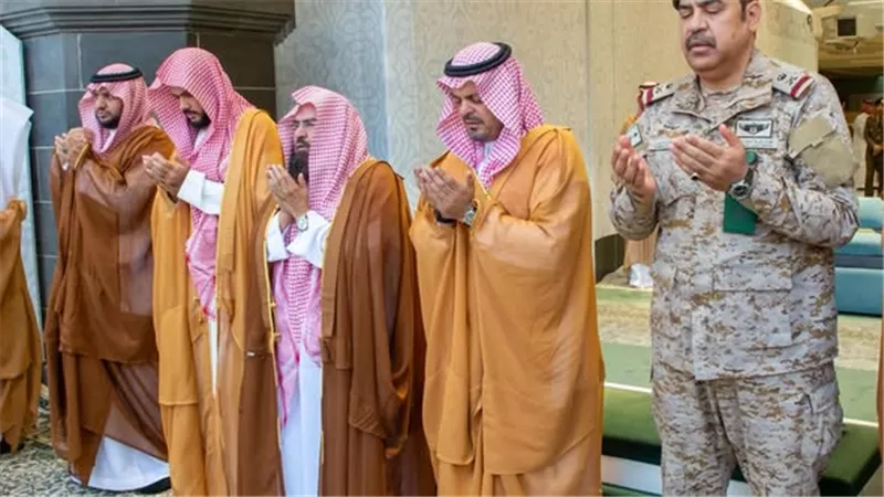 بمشاركة نائب أمير مكة.. إقامة صلاة الاستسقاء في المسجد الحرام